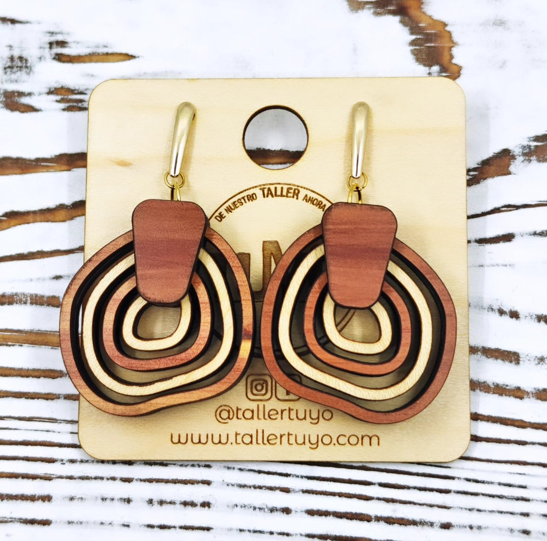 Pantallas Geométricas en Madera