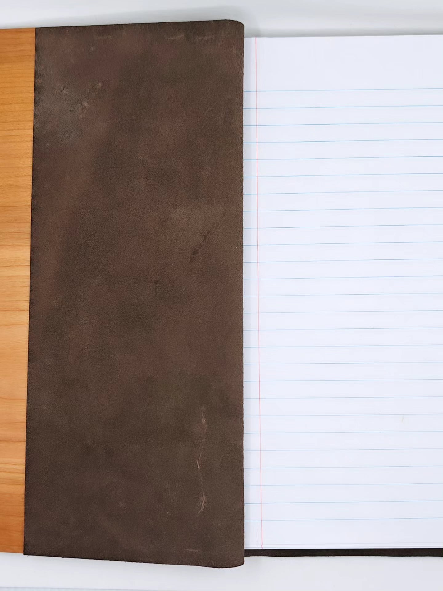 Libreta de madera y cuero