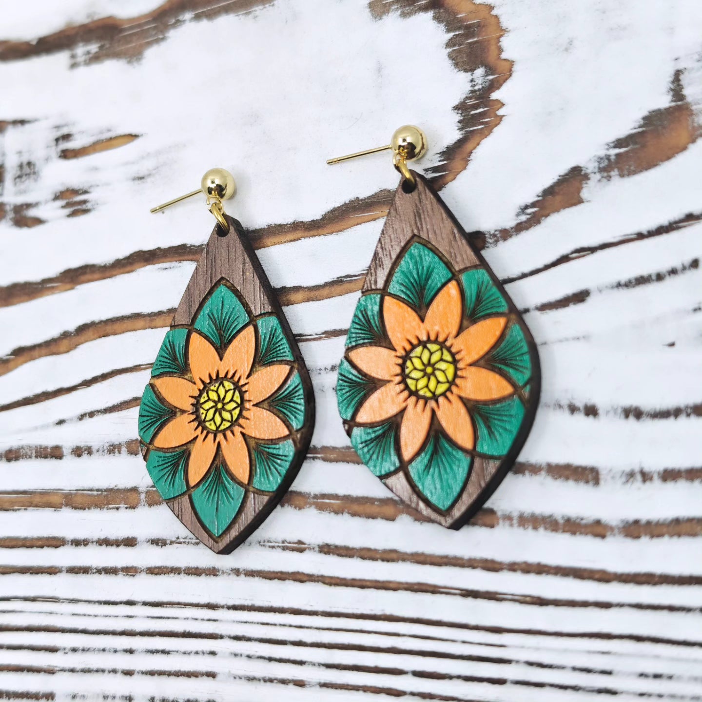 Pantallas Florales en Madera