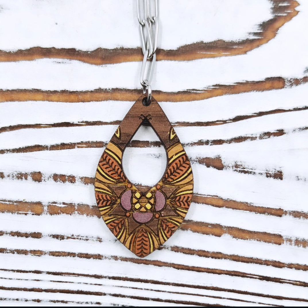 Collar Vine Leaves Mandala