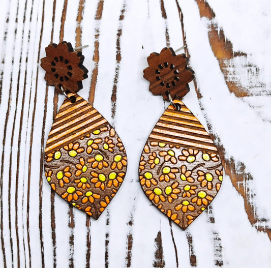 Pantallas de florales en forma de gota en madera