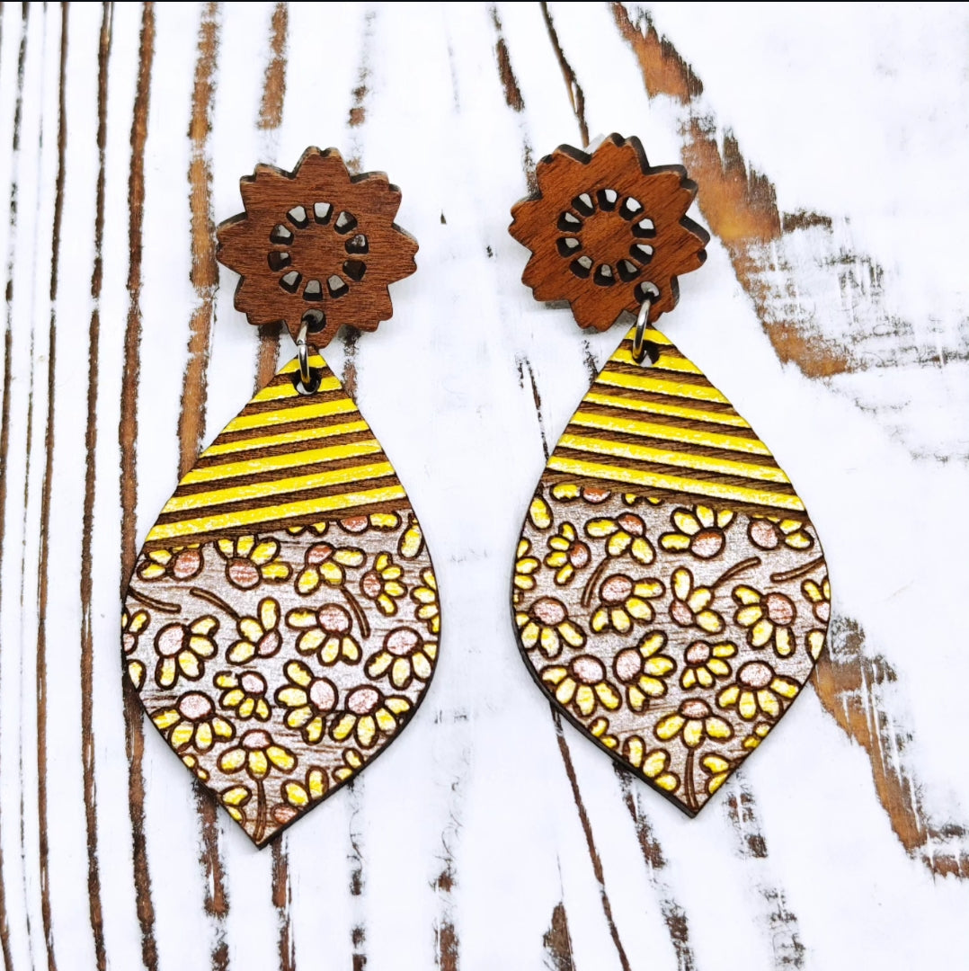 Pantallas de florales en forma de gota en madera