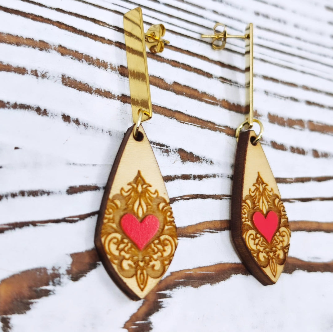 Pantallas de corazón en madera