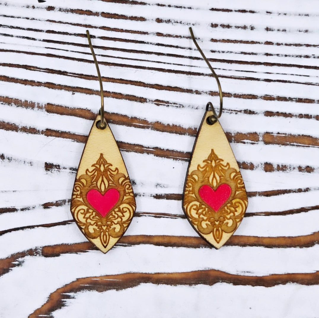 Pantallas de corazón en madera