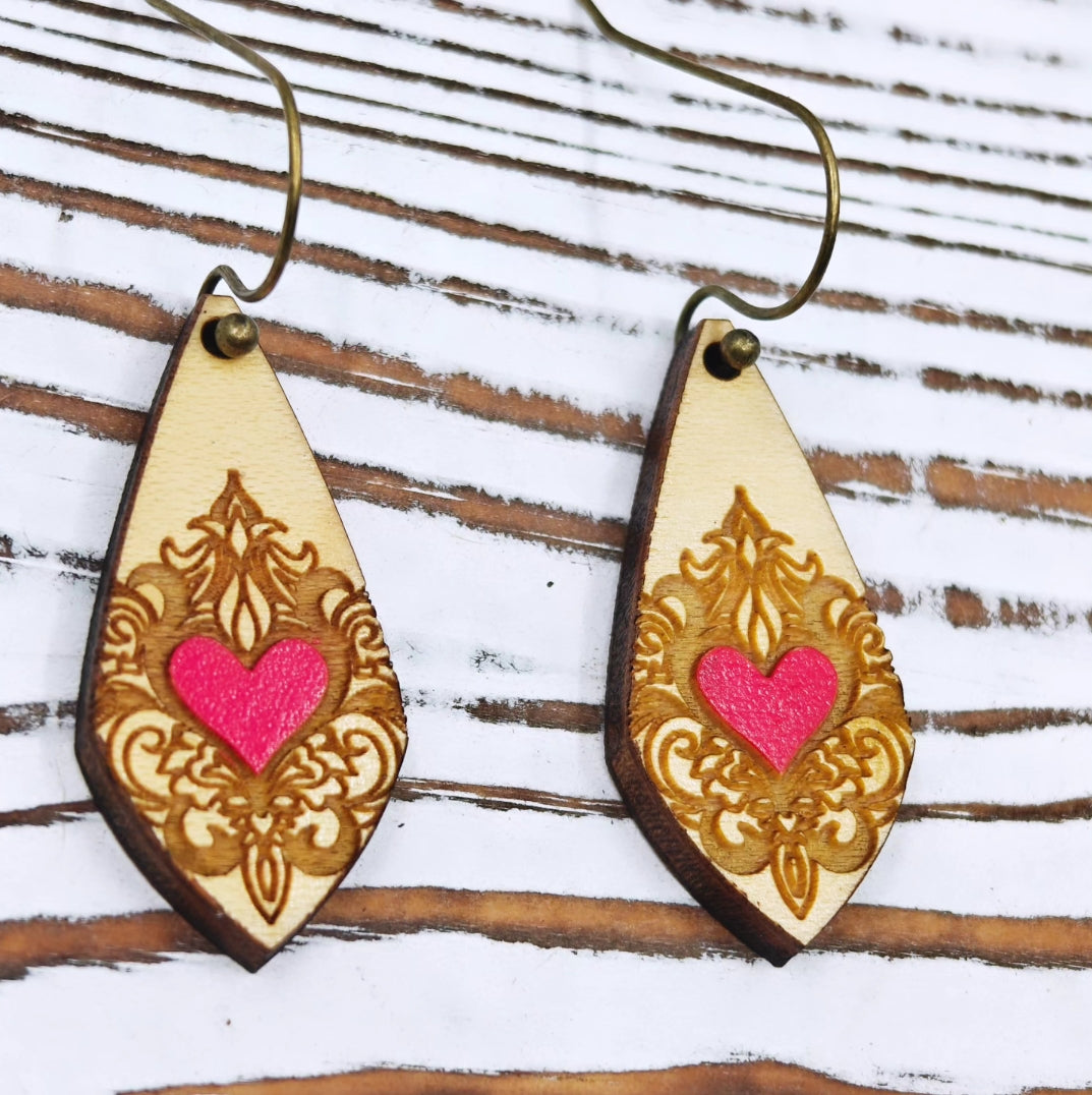 Pantallas de corazón en madera