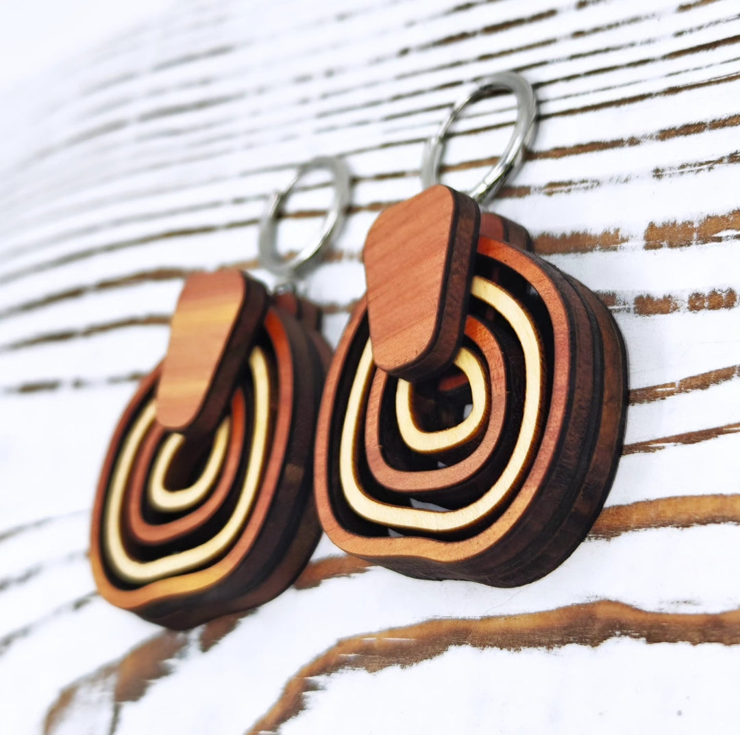 Pantallas Geométricas en Madera