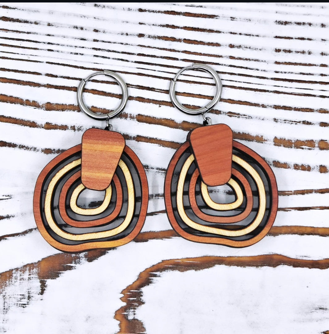 Pantallas Geométricas en Madera