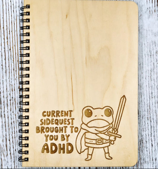 Libreta en Madera – Current Sidequest (ADHD)