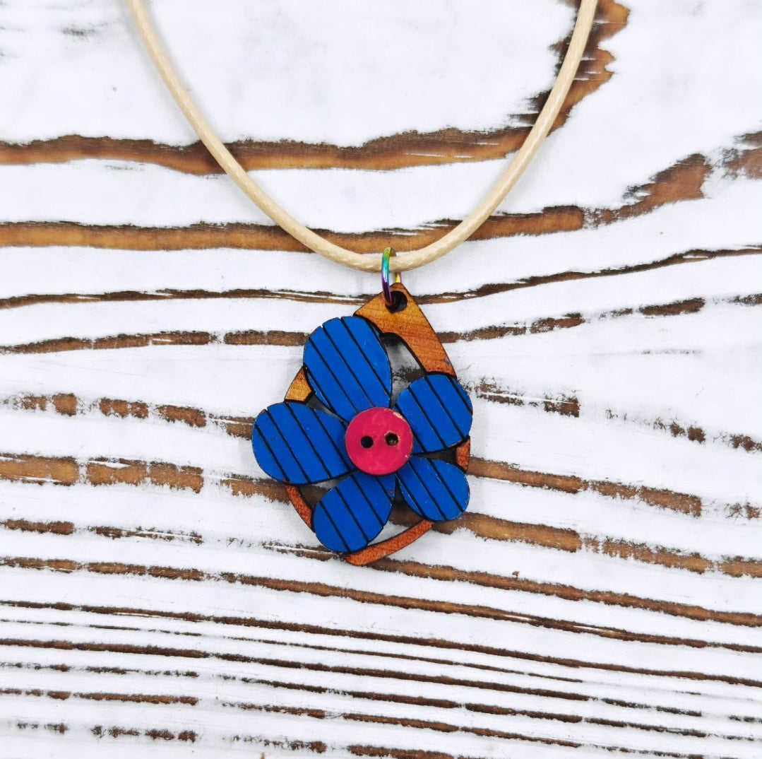 Collar Flor con Botón