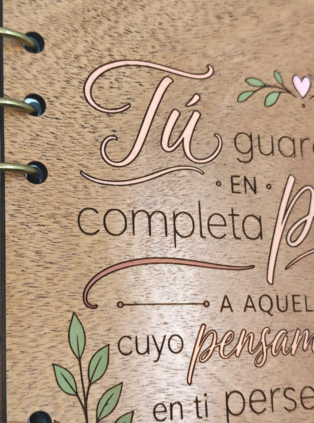 Libreta en Madera A5 | Rellenable | Isaías