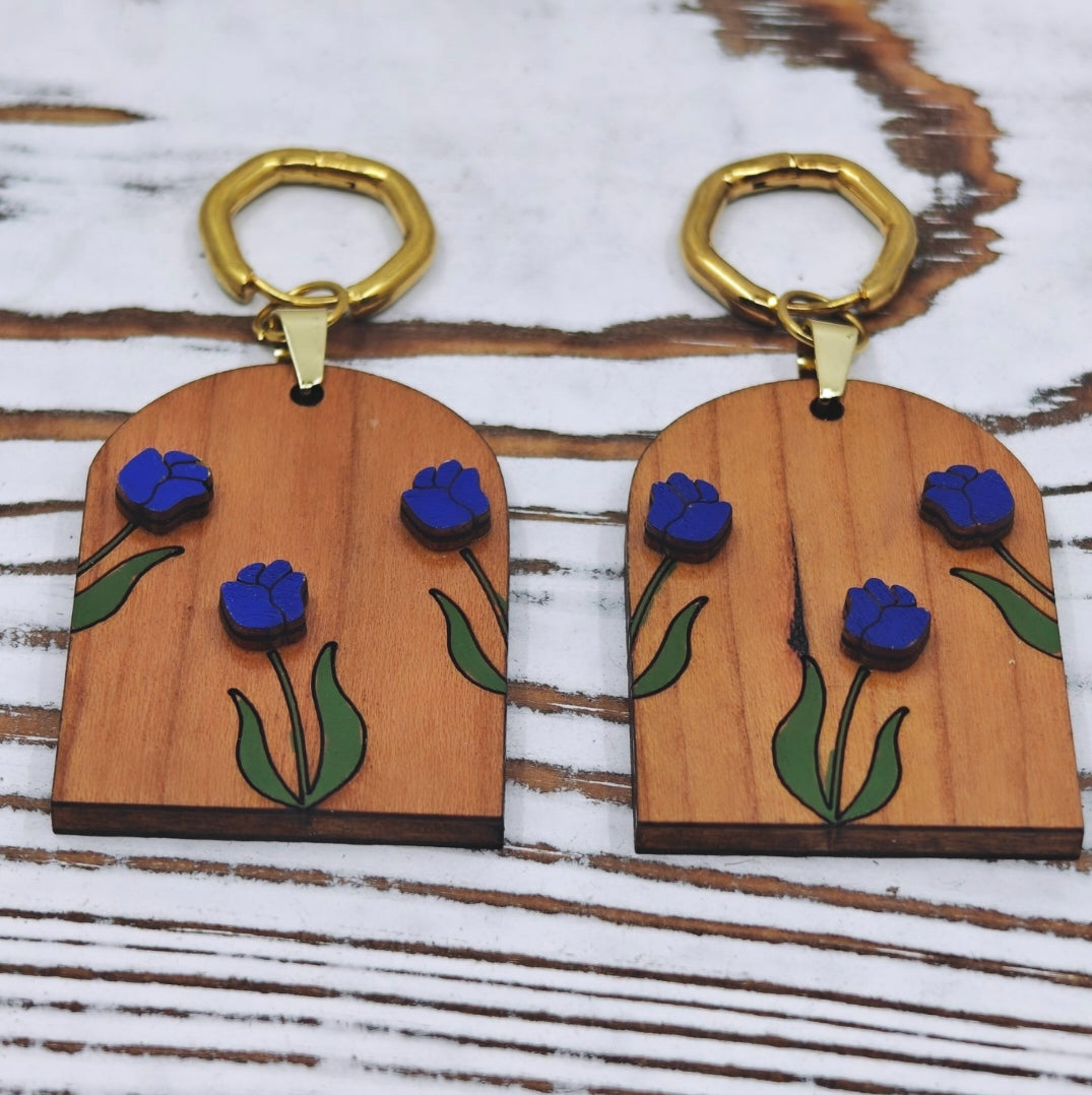 Pantallas de Tulipanes Pintadas a Mano | Pantallas de Madera Hechas en Puerto Rico