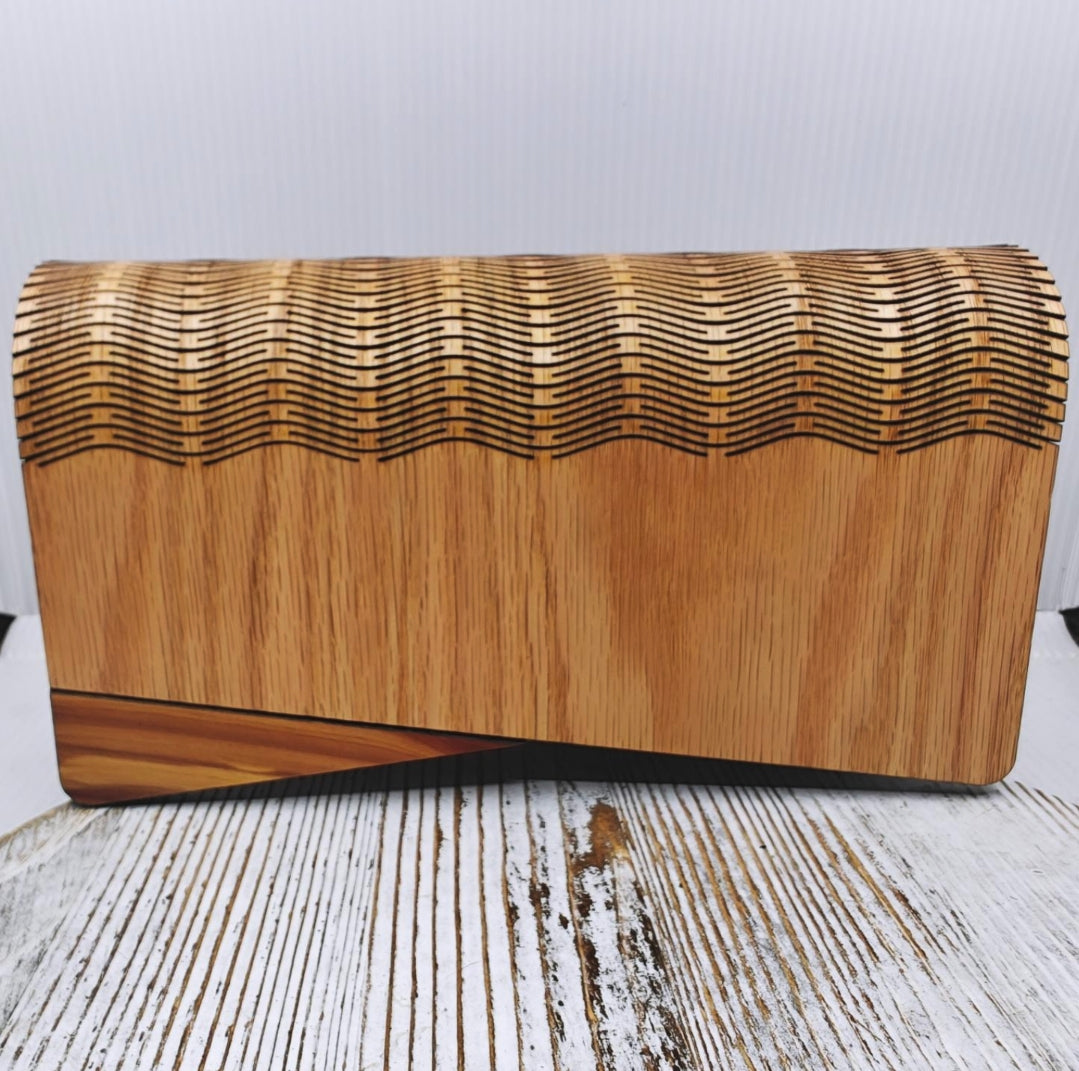 "Clutch Marea, cartera de madera de roble y cedro hecha a mano en Puerto Rico"