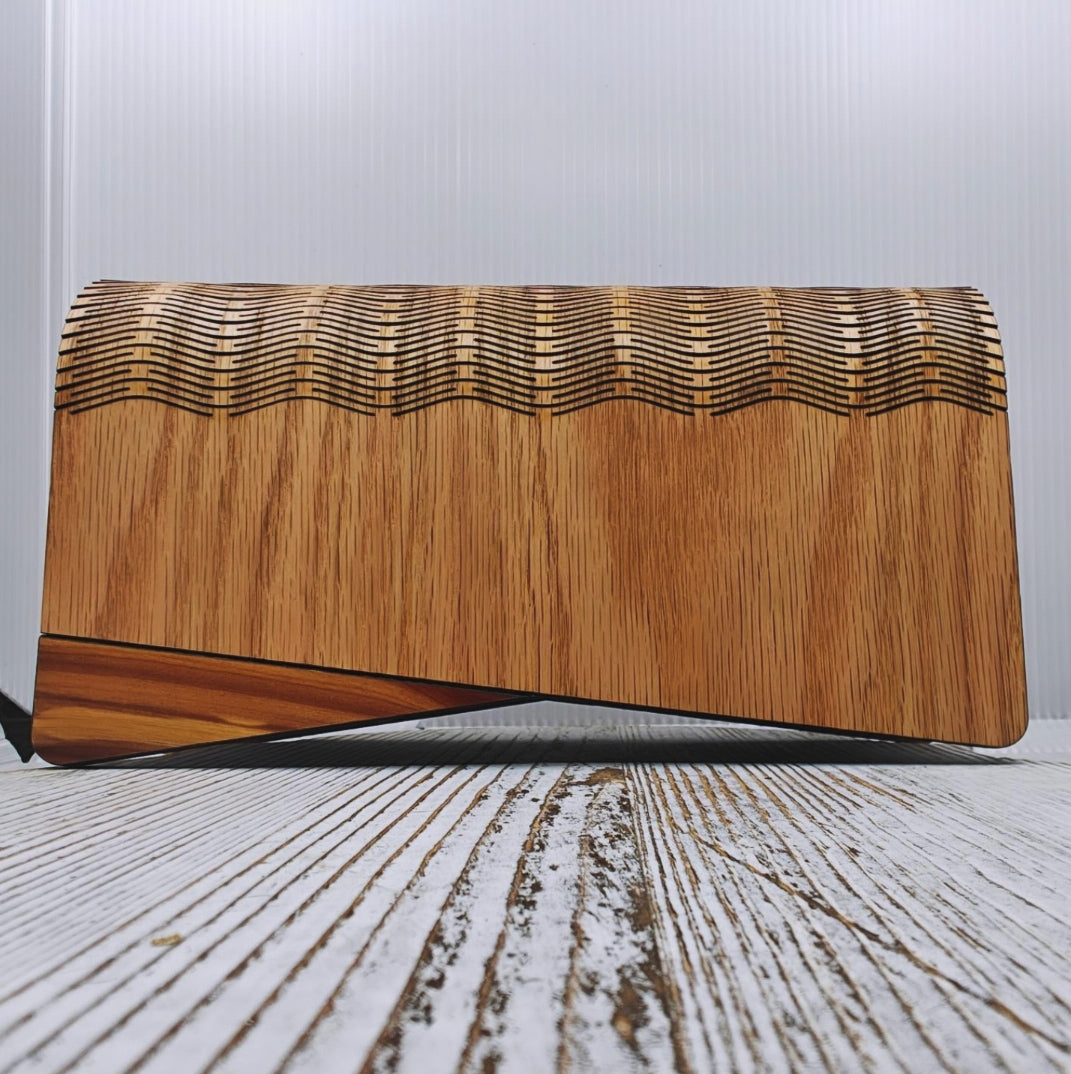 "Clutch Marea, cartera de madera de roble y cedro hecha a mano en Puerto Rico"